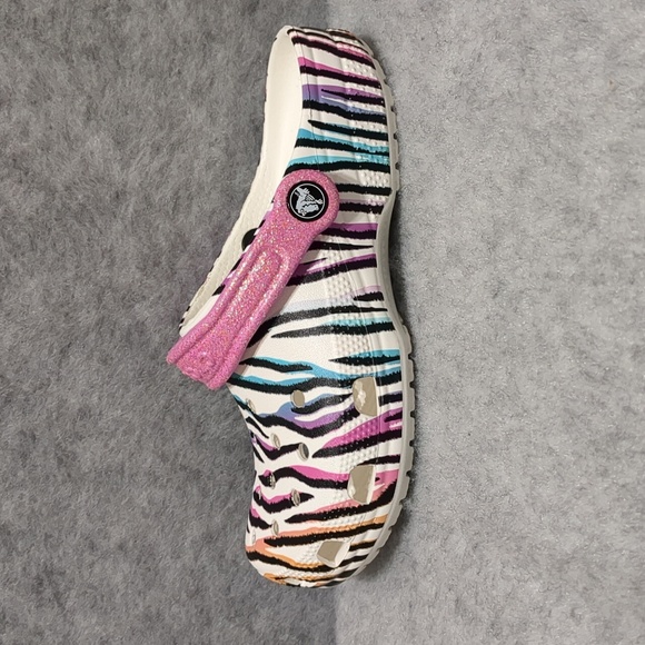 CROCS Other - Crocs Classic animal print Zebra Glitter Girls' Clogs Size 4